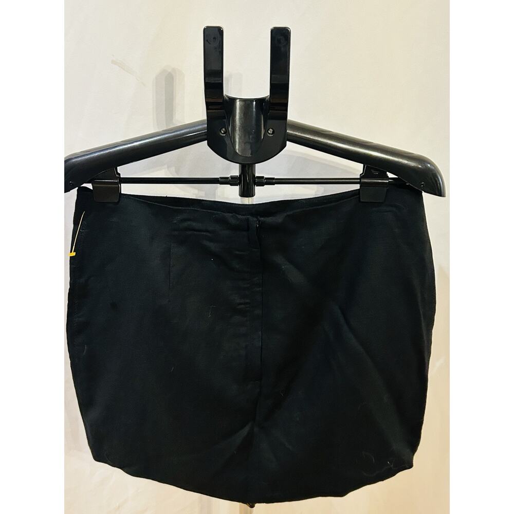 NWT H&M Black Mini Skirt Women's size 10 - Picture 2 of 3